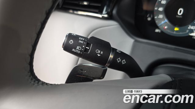 Land Rover Range Rover Velar 2.0 P400E Dynamic SE