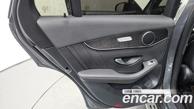 Mercedes-Benz GLC-Class GLC300e 4MATIC Coupe