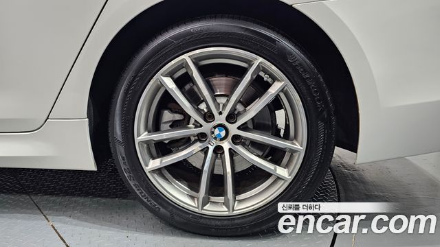 BMW 5-Series 520d M Sport package