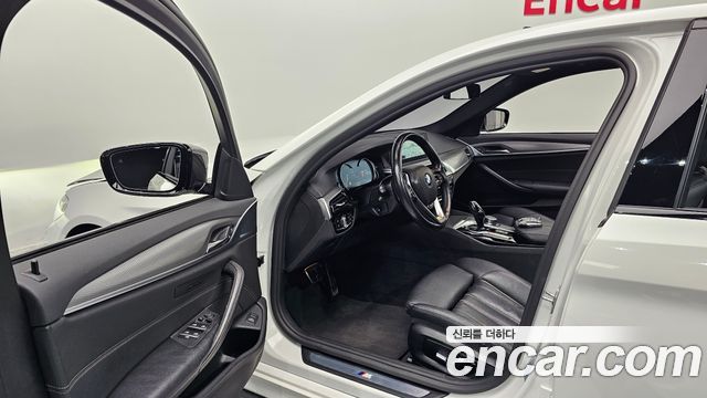 BMW 5-Series 520d M Sport package