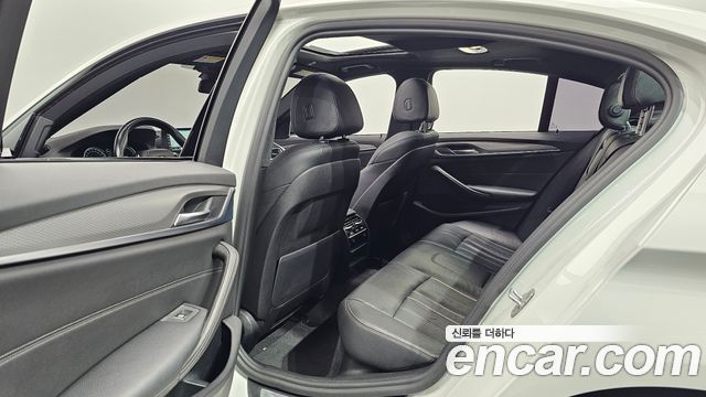 BMW 5-Series 520d M Sport package