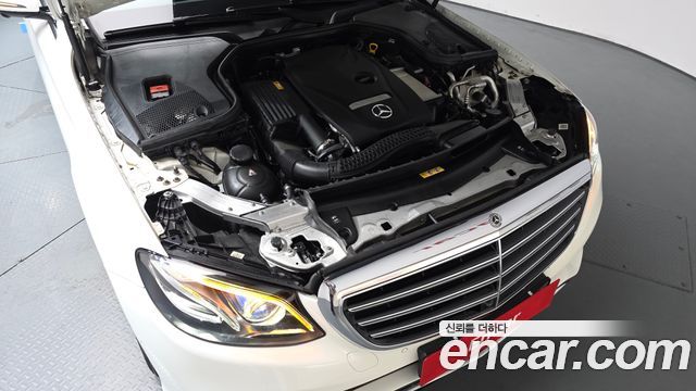 Mercedes-Benz E-Class E300 4MATIC Exclusive