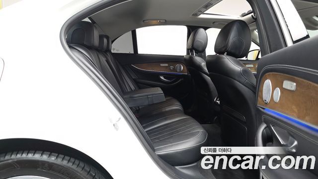 Mercedes-Benz E-Class E300 4MATIC Exclusive