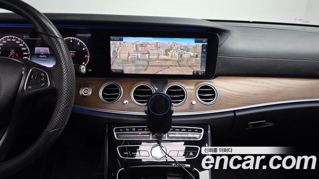 Mercedes-Benz E-Class E300 4MATIC Exclusive