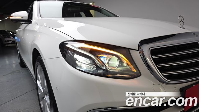 Mercedes-Benz E-Class E300 4MATIC Exclusive