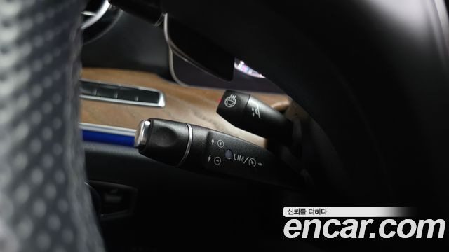Mercedes-Benz E-Class E300 4MATIC Exclusive