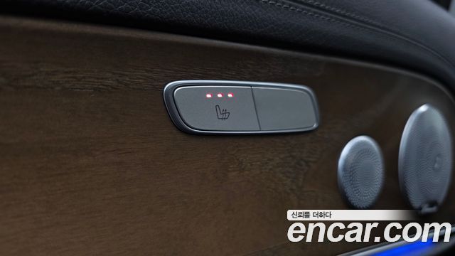 Mercedes-Benz E-Class E300 4MATIC Exclusive