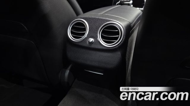 Mercedes-Benz E-Class E300 4MATIC Exclusive