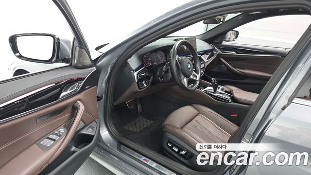 BMW 5-Series 530i xDrive M Sport Package