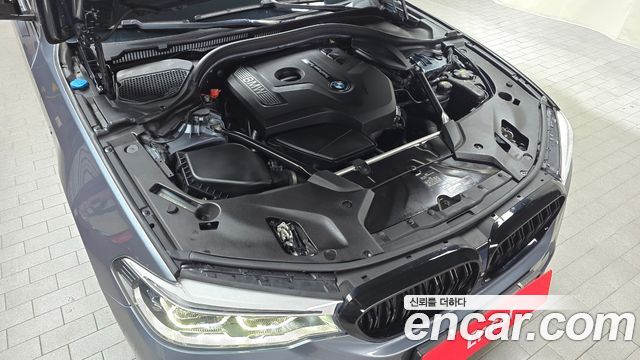BMW 5-Series 530i M Sport Package Plus