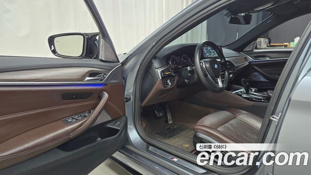 BMW 5-Series 530i M Sport Package Plus