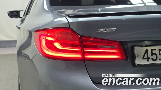 BMW 5-Series 530i M Sport Package Plus