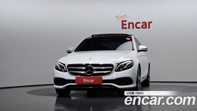 Mercedes-Benz E-Class E300 4MATIC Avnatgarde