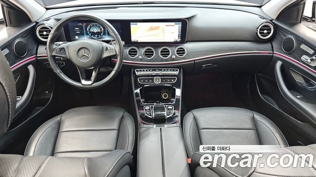 Mercedes-Benz E-Class E300 4MATIC Avnatgarde