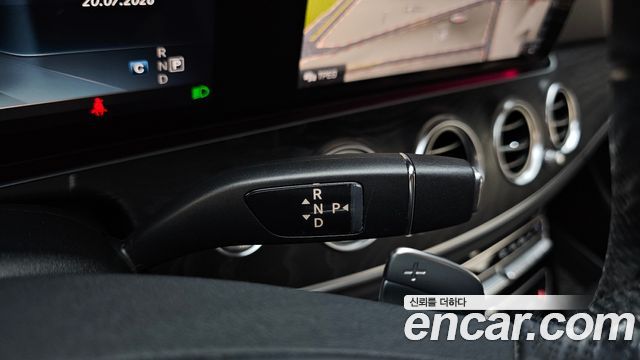 Mercedes-Benz E-Class E300 4MATIC Avnatgarde
