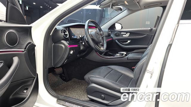 Mercedes-Benz E-Class E300 4MATIC Avnatgarde