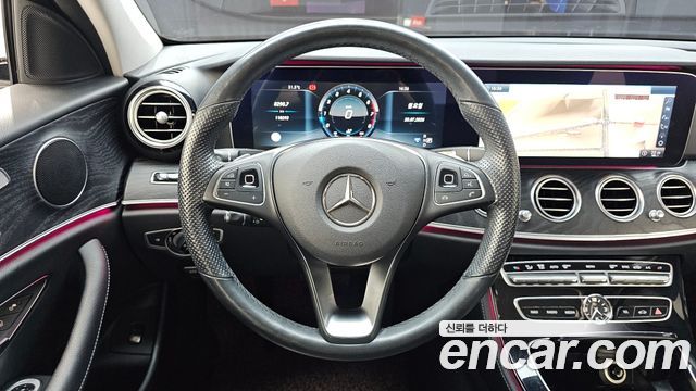 Mercedes-Benz E-Class E300 4MATIC Avnatgarde