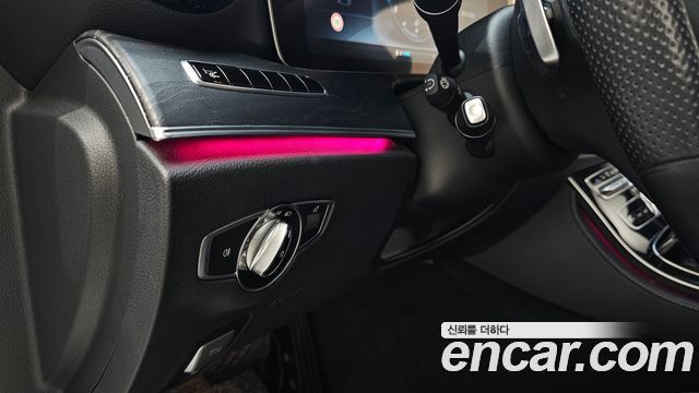 Mercedes-Benz E-Class E300 4MATIC Avnatgarde