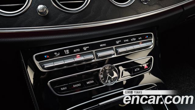 Mercedes-Benz E-Class E300 4MATIC Avnatgarde