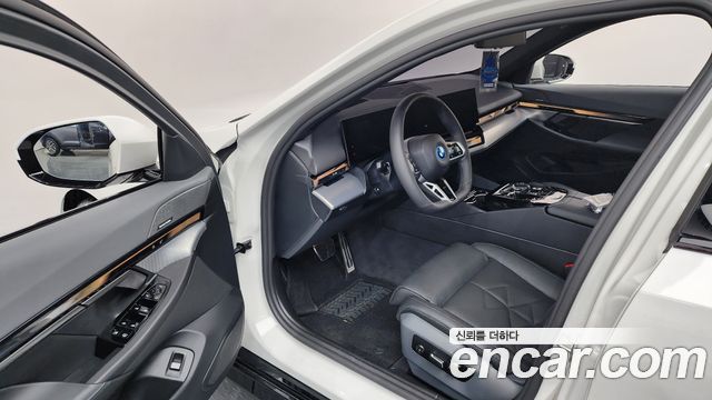 BMW 5-Series 530e M Sport