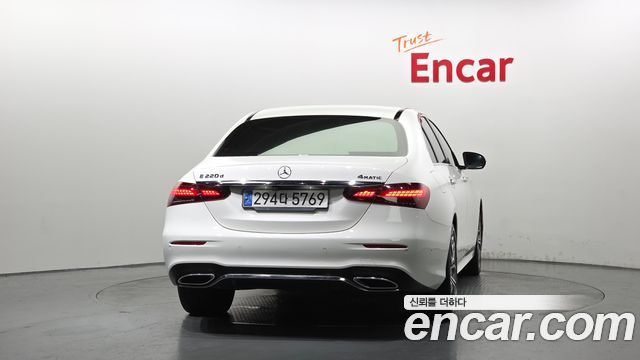 Mercedes-Benz E-Class E220d 4MATIC AMG Line