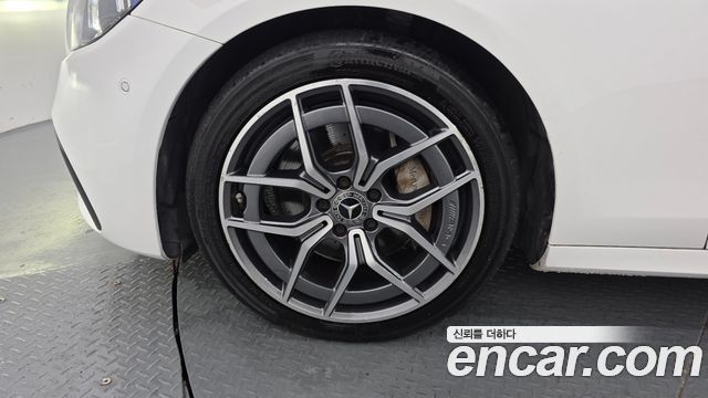 Mercedes-Benz E-Class E220d 4MATIC AMG Line