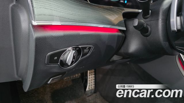 Mercedes-Benz E-Class E220d 4MATIC AMG Line