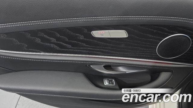 Mercedes-Benz E-Class E220d 4MATIC AMG Line