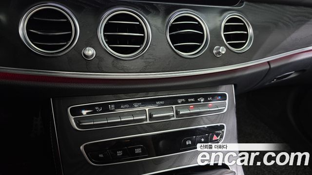 Mercedes-Benz E-Class E220d 4MATIC AMG Line