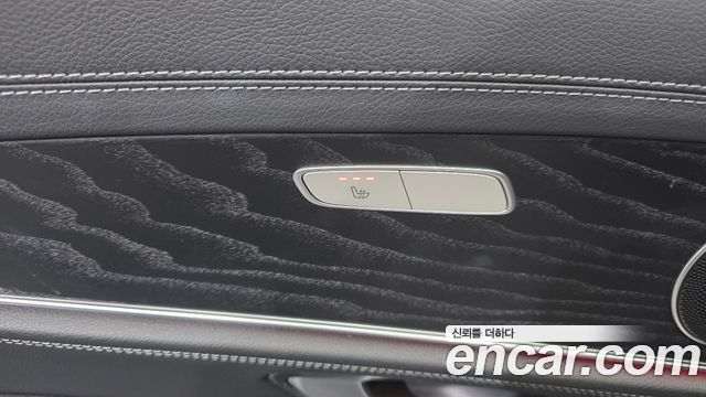 Mercedes-Benz E-Class E220d 4MATIC AMG Line