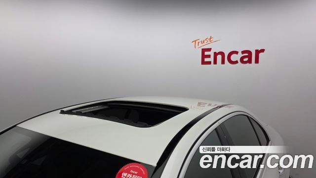 Mercedes-Benz E-Class E220d 4MATIC AMG Line
