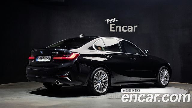 BMW 3-Series 330e Luxury