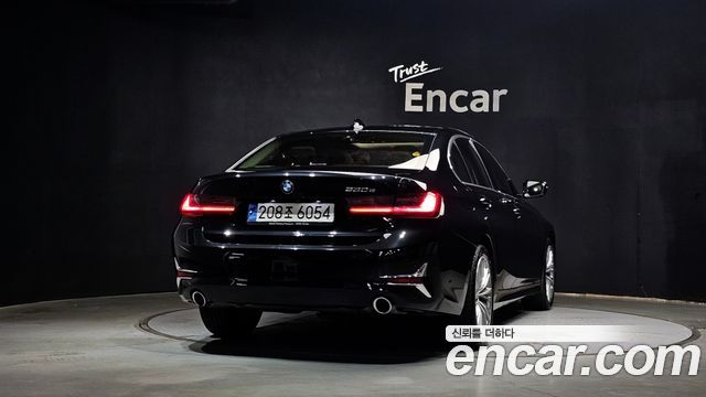 BMW 3-Series 330e Luxury