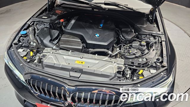 BMW 3-Series 330e Luxury