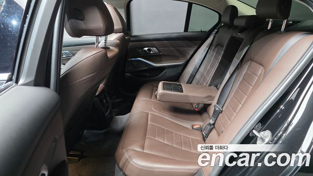 BMW 3-Series 330e Luxury