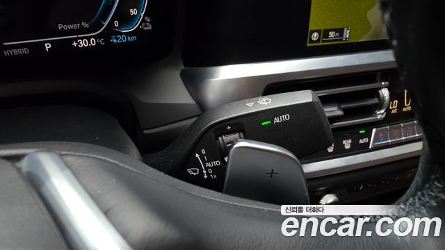 BMW 3-Series 330e Luxury