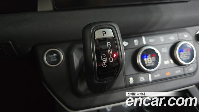 Land Rover Defender 90 D250 SE