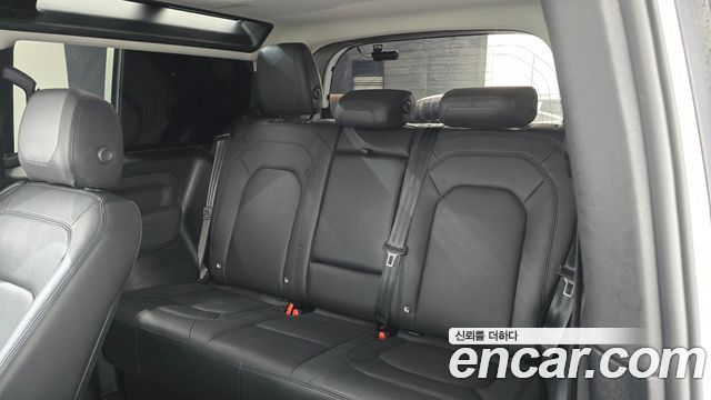 Land Rover Defender 90 D250 SE