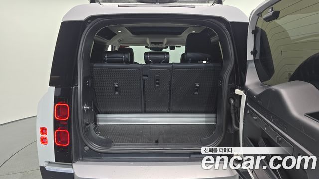 Land Rover Defender 90 D250 SE