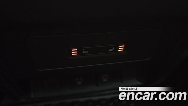 Land Rover Defender 90 D250 SE