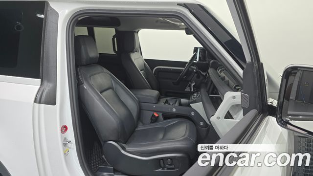 Land Rover Defender 90 D250 SE