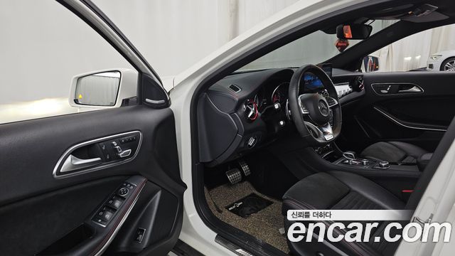 Mercedes-Benz GLA-Class GLA45 AMG 4MATIC