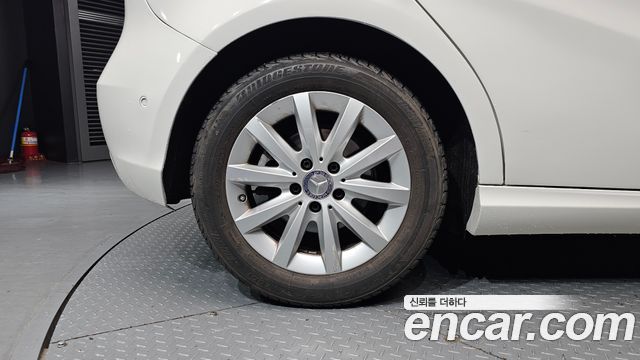 Mercedes-Benz A-Class A200