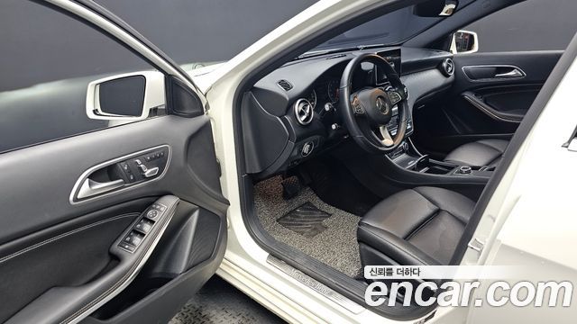 Mercedes-Benz A-Class A200