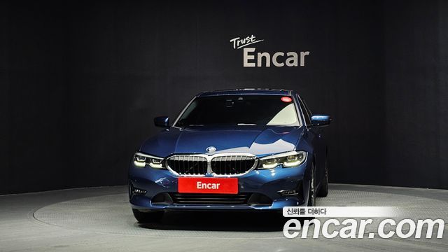 BMW 3-Series 320i