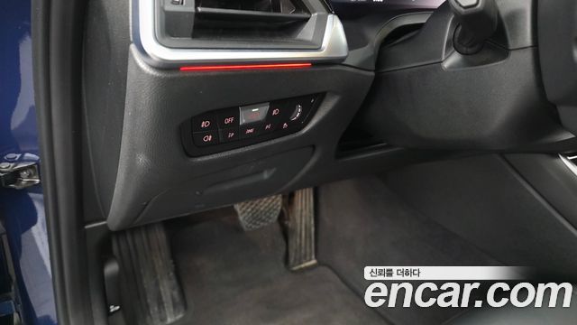 BMW 3-Series 320i