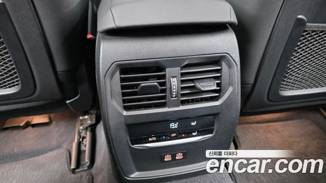 BMW 3-Series 320i