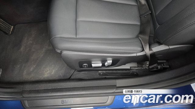 BMW 3-Series 320i