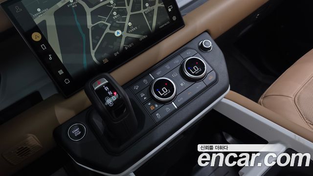 Land Rover Defender 110 P300 X-Dynamic SE