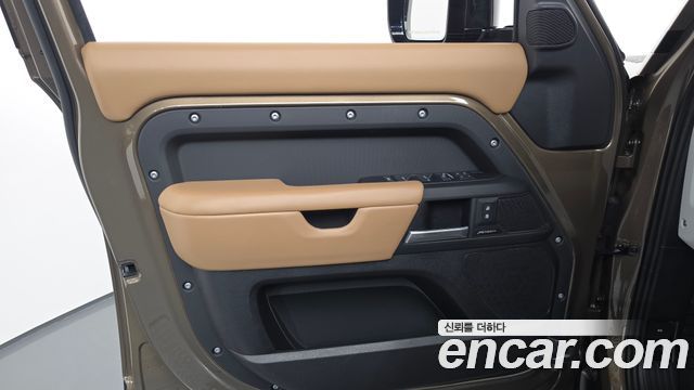 Land Rover Defender 110 P300 X-Dynamic SE